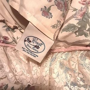Vintage 90’s Croscill Elizabeth Gray Floral Ribbon Lace Bedding